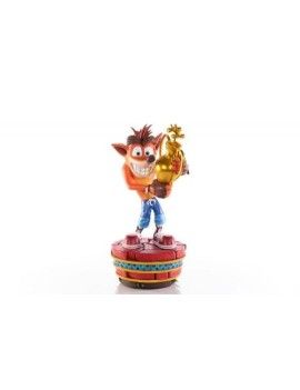 CRASH BANDICOOT - Crash Team Racing Crash Winner - Statuette 46cm First4Figures 1 - Culture-Pop-France