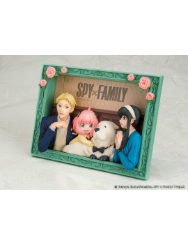 SPY X FAMILY - The Forgers - Statuette 12.8x17.5cm